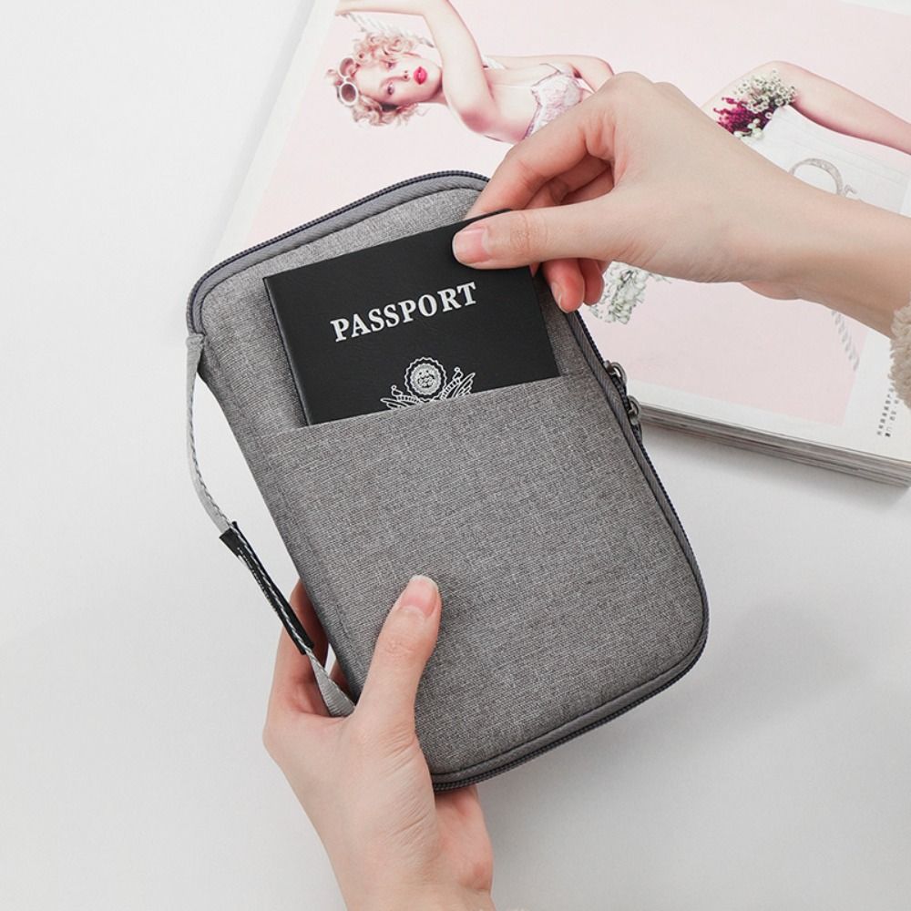 Travel Accessories Travel Wall - Travel Accessories Passport Holder recension och pris