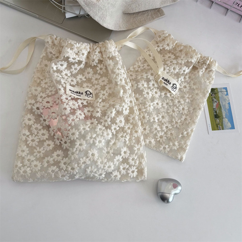 Lace Embroidered Daisy Mesh Dr - Travel Accessories And Bags recension och pris